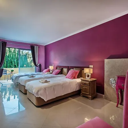 Sleeps 12 With Pool Air Con And Wifi 빌라 Patroves