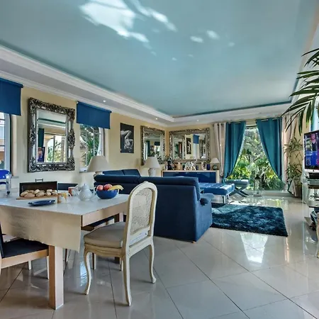 빌라 Sleeps 12 With Pool Air Con And Wifi Patroves