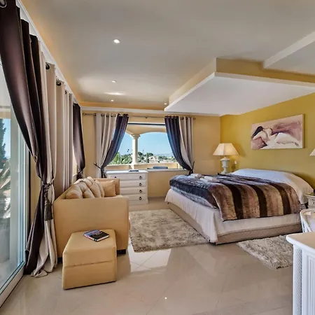 Sleeps 12 With Pool Air Con And Wifi *